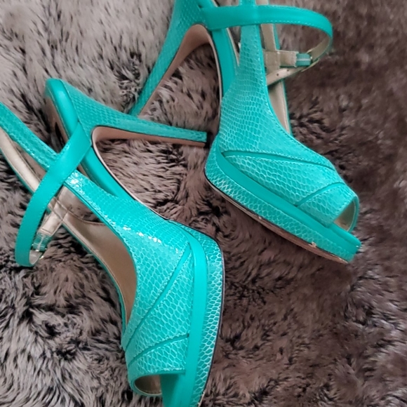 WHBM Green Python Stacked Heels - Picture 8 of 16
